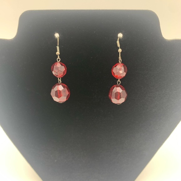 Victorian Costume Fashion Cranberry Faced Lucite Ornate Dangle Drop Earrings - Picture 1 of 10